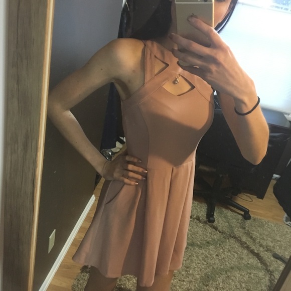 Dress - Picture 1 of 3